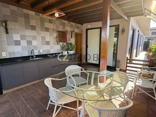 Casa com 510m² 3 quartos e 4 banheiros, à venda, no bairro Vila do Golf em Avenida Oscar Niemeyer