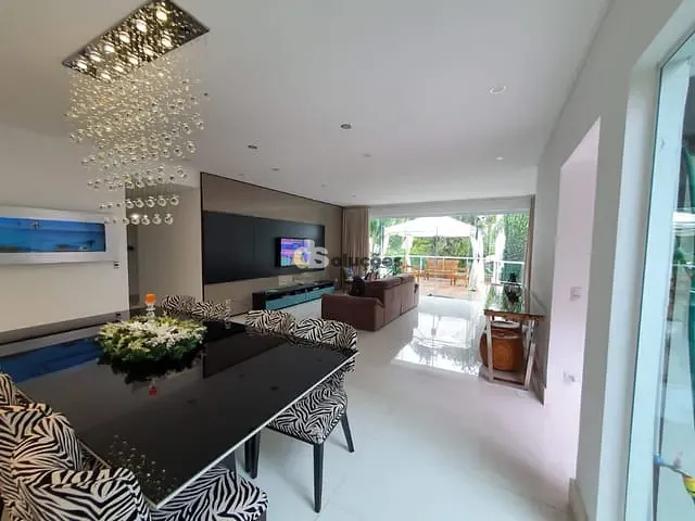 Casa 3 quartos e 5 banheiros, à venda, no bairro Vila Albertina em São Paulo