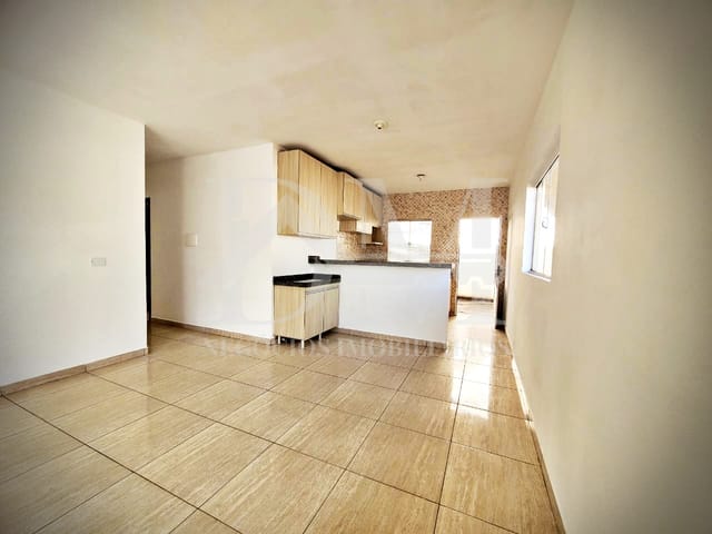 Casa 3 quartos e 2 banheiros, à venda, no bairro Jardim Primavera em Jaguariaíva