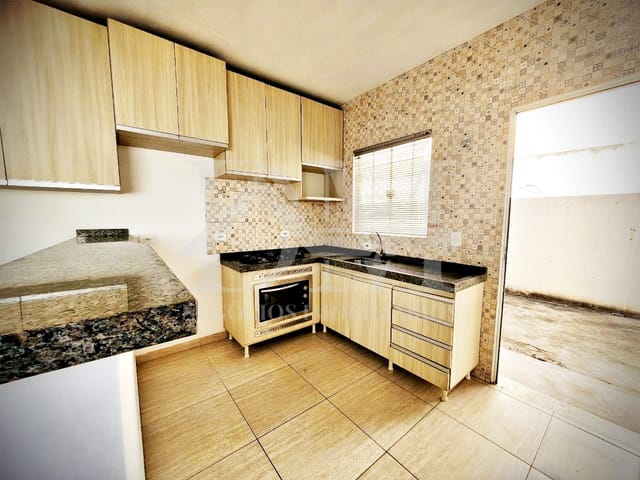 Casa 3 quartos e 2 banheiros, à venda, no bairro Jardim Primavera em Jaguariaíva
