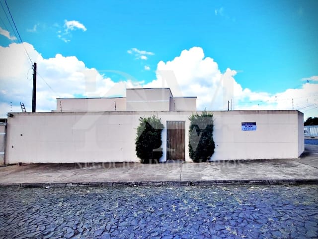 Casa 3 quartos e 2 banheiros, à venda, no bairro Jardim Primavera em Jaguariaíva