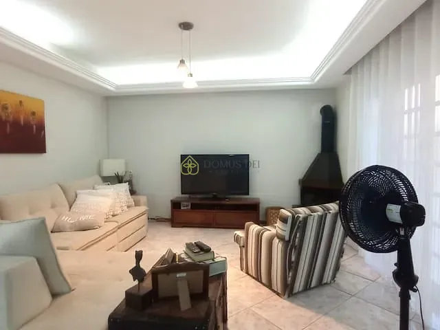 Casa 3 quartos e 5 banheiros, à venda, no bairro Colônia Santo Antônio em Barra Mansa