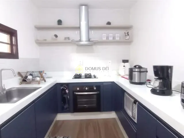 Casa 3 quartos e 5 banheiros, à venda, no bairro Colônia Santo Antônio em Barra Mansa