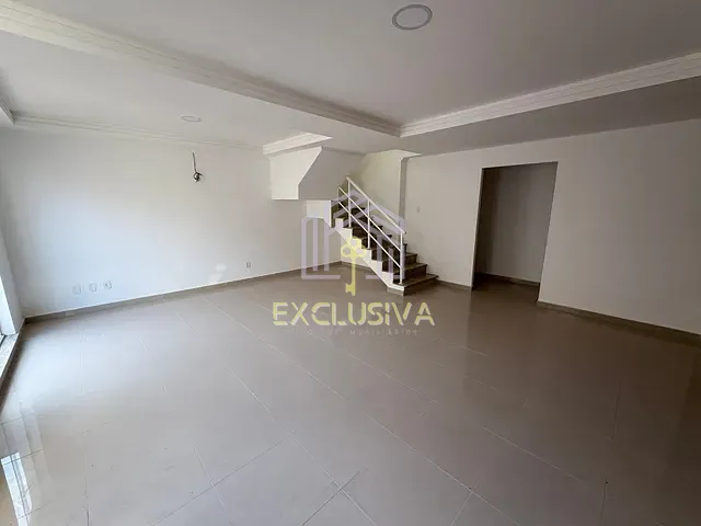 Casa com 320m² 4 quartos e 4 banheiros, à venda, no bairro Jardim Guanabara em Rio de Janeiro