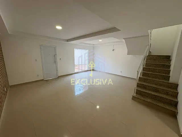 Casa com 320m² 4 quartos e 4 banheiros, à venda, no bairro Jardim Guanabara em Rio de Janeiro