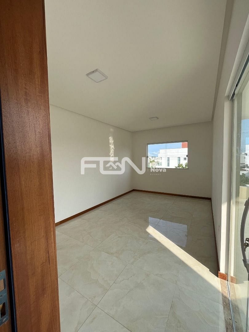 Casa, 4 quartos, 240 m² - Foto 13