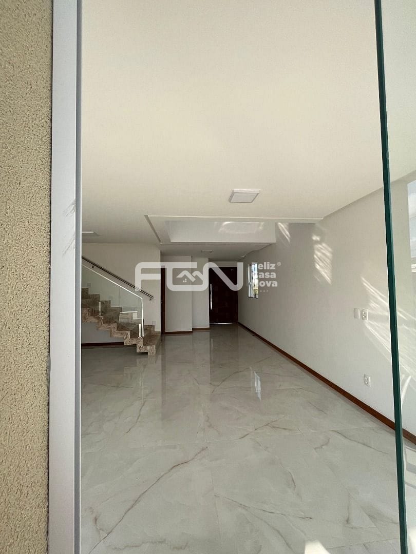 Casa, 4 quartos, 240 m² - Foto 4