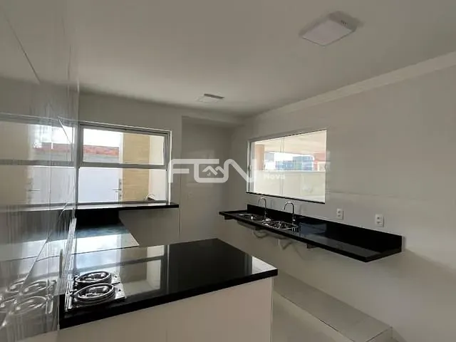 Casa com 276m² 4 quartos e 2 banheiros, à venda, no bairro LOTEAMENTO MONTE NEG em Camaçari
