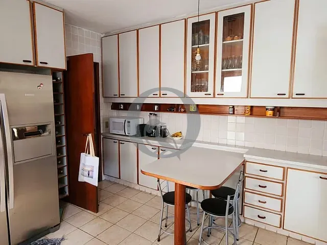 Casa com 307m² 3 quartos e 5 banheiros, à venda ou para alugar, no bairro Alphaville em Santana de Parnaíba