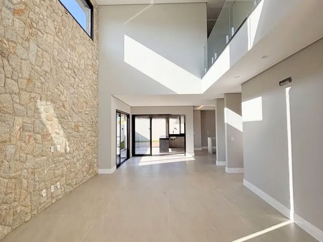 Casa com 358m² 4 quartos e 4 banheiros, à venda, no bairro Urbanova em São José dos Campos