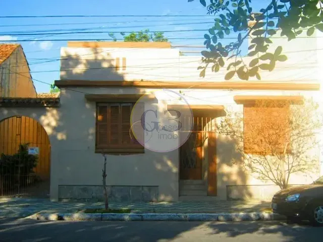 Casa 3 quartos e 2 banheiros, à venda, no bairro Centro em Pelotas