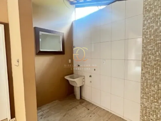 Casa 2 quartos e 3 banheiros, à venda, no bairro Laranjeiras em Valença