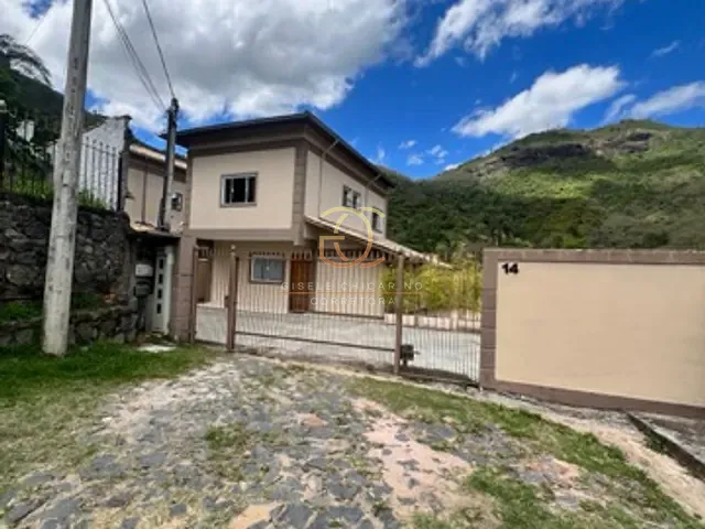 Casa 2 quartos e 3 banheiros, à venda, no bairro Laranjeiras em Valença