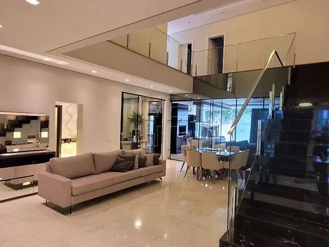 Casa com 360m² 5 quartos e 6 banheiros, à venda, no bairro Esperança em Londrina