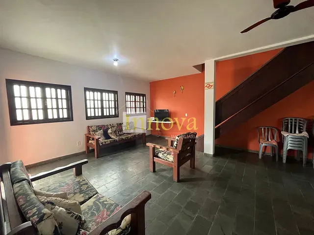 Casa com 250m² 4 quartos e 2 banheiros, à venda, no bairro Martim de Sá em Caraguatatuba