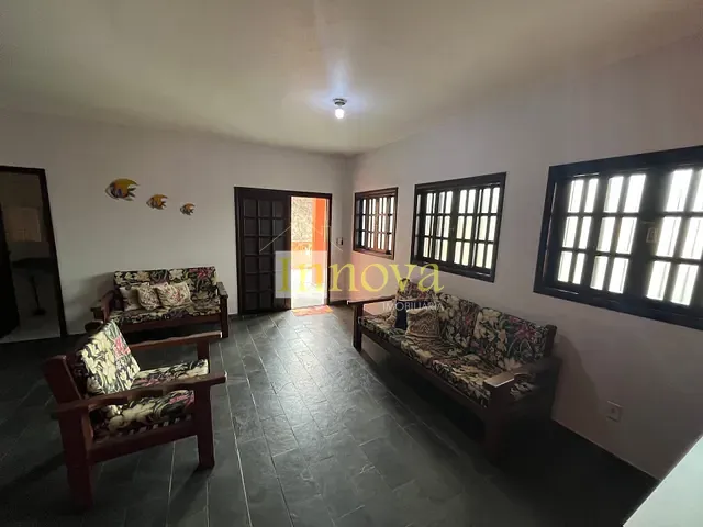 Casa com 250m² 4 quartos e 2 banheiros, à venda, no bairro Martim de Sá em Caraguatatuba