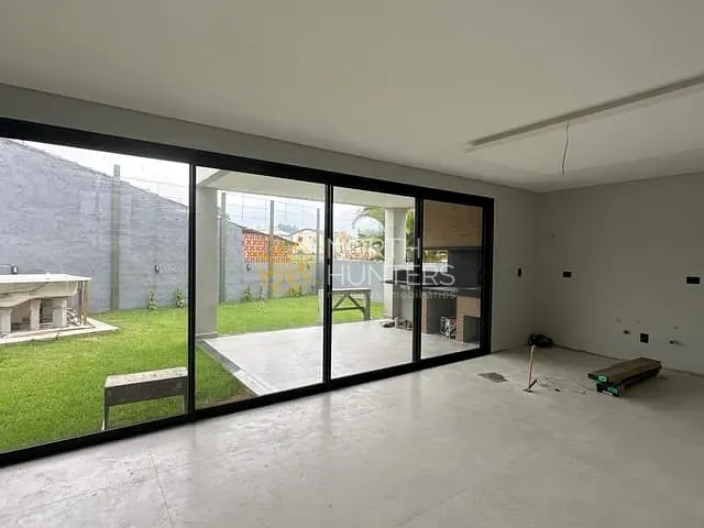 Casa com 233m² 3 quartos e 4 banheiros, à venda, no bairro Cachoeira do Bom Jesus em Florianópolis