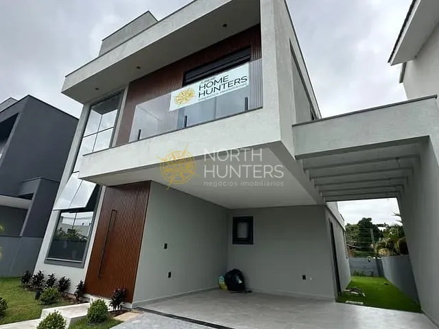 Casa com 233m² 3 quartos e 4 banheiros, à venda, no bairro Cachoeira do Bom Jesus em Florianópolis