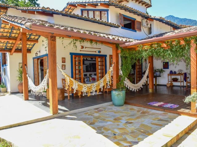 Casa 5 quartos e 6 banheiros, à venda, no bairro Itaquanduba em Ilhabela