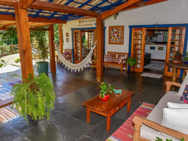 Casa 5 quartos e 6 banheiros, à venda, no bairro Itaquanduba em Ilhabela