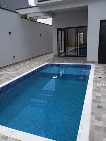 Casa 3 quartos e 2 banheiros, à venda, no bairro Villas do Jaguari em Santana de Parnaíba