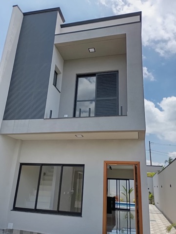 Casa 3 quartos e 2 banheiros, à venda, no bairro Villas do Jaguari em Santana de Parnaíba