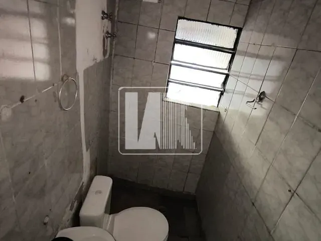Casa com 30m² 1 quarto e 1 banheiro, para alugar, no bairro Vila Palmares em Santo André