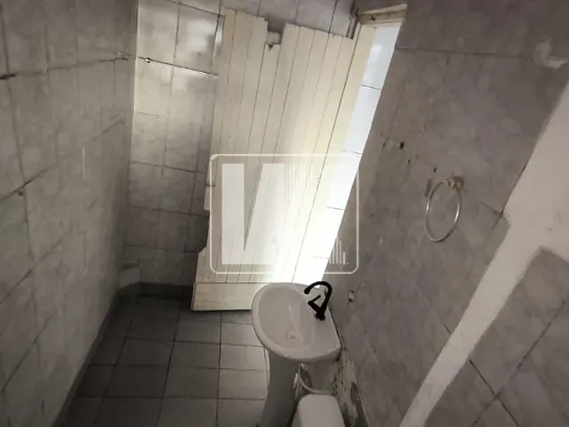 Casa com 30m² 1 quarto e 1 banheiro, para alugar, no bairro Vila Palmares em Santo André
