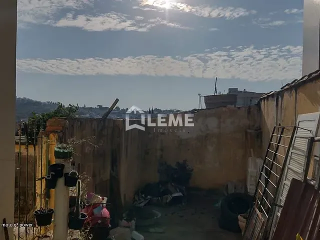 Casa com 199m² 3 quartos e 1 banheiro, à venda, no bairro Angola em Guaxupé