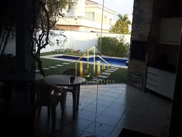 Casa com 450m² 4 quartos e 7 banheiros, à venda, no bairro Jardim Itália em Cuiabá