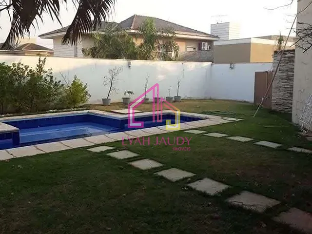 Casa com 450m² 4 quartos e 7 banheiros, à venda, no bairro Jardim Itália em Cuiabá