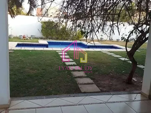 Casa com 450m² 4 quartos e 7 banheiros, à venda, no bairro Jardim Itália em Cuiabá