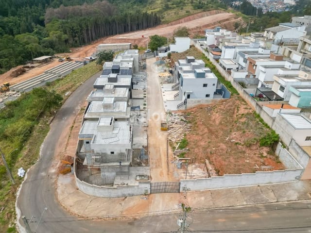Casa com 150m² 3 quartos e 3 banheiros, à venda, no bairro Portais (Polvilho) em Cajamar