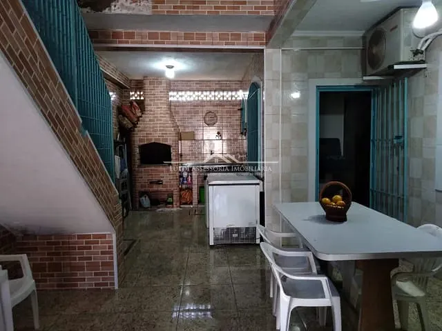 Casa com 260m² 3 quartos e 3 banheiros, à venda, no bairro Esmeralda em Praia Grande