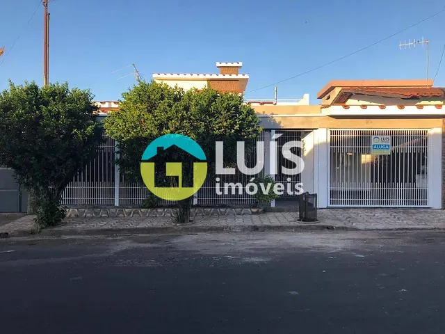 Casa 4 quartos e 1 banheiro, para alugar, no bairro Pássaro da Ilha em Guaranésia