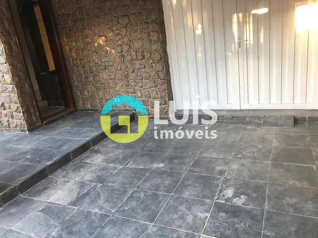 Casa 4 quartos e 1 banheiro, para alugar, no bairro Pássaro da Ilha em Guaranésia