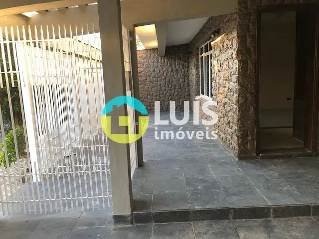 Casa 4 quartos e 1 banheiro, para alugar, no bairro Pássaro da Ilha em Guaranésia