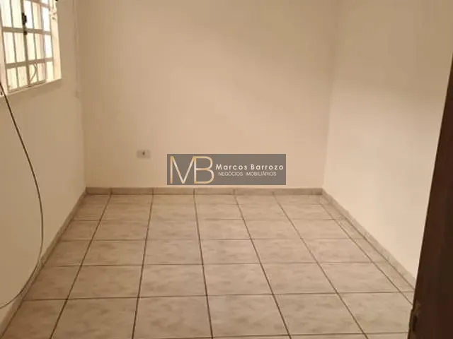 Casa com 130m² 2 quartos e 2 banheiros, à venda, no bairro Jardim Pequena Londres em Londrina