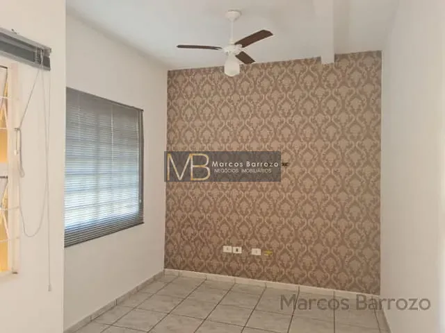Casa com 130m² 2 quartos e 2 banheiros, à venda, no bairro Jardim Pequena Londres em Londrina