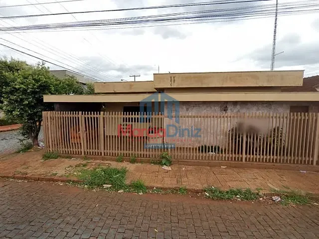 Casa 3 quartos e 1 banheiro, para alugar, no bairro Centro em Ituverava