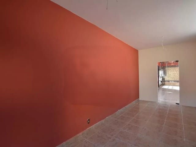 Casa com 65m² 4 quartos e 3 banheiros, para alugar, no bairro Vila Valqueire em Rio de Janeiro