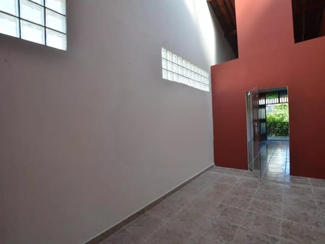 Casa com 65m² 4 quartos e 3 banheiros, para alugar, no bairro Vila Valqueire em Rio de Janeiro