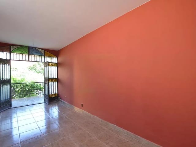 Casa com 65m² 4 quartos e 3 banheiros, para alugar, no bairro Vila Valqueire em Rio de Janeiro