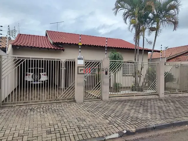 Casa com 304m² 3 quartos e 3 banheiros, à venda, no bairro Jardim Esperança em Cambé
