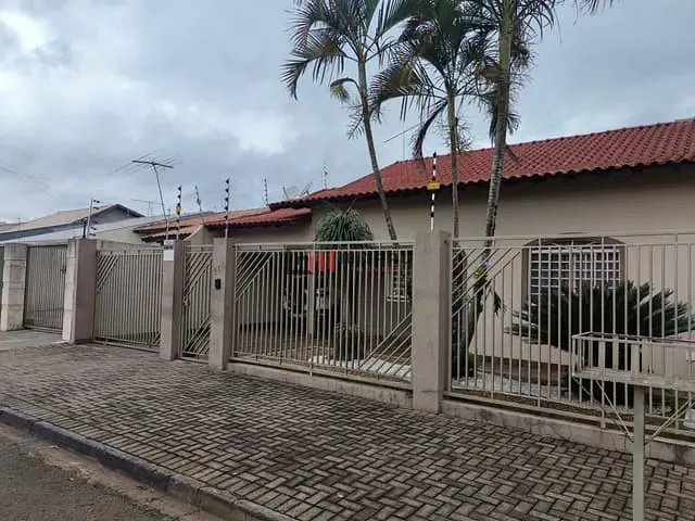 Casa com 304m² 3 quartos e 3 banheiros, à venda, no bairro Jardim Esperança em Cambé