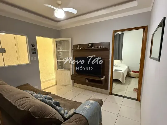 Casa 4 quartos e 2 banheiros, à venda, no bairro Jardim Pararangaba em São José dos Campos