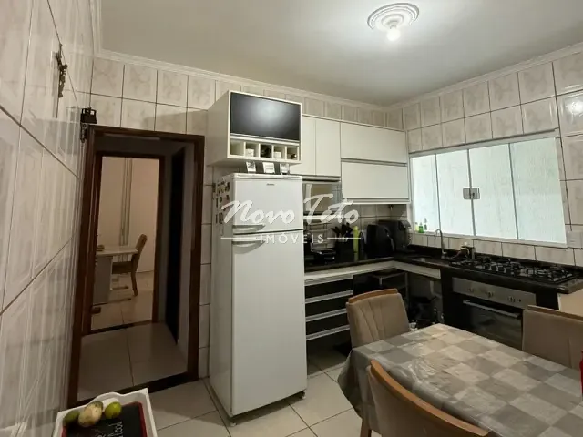 Casa 4 quartos e 2 banheiros, à venda, no bairro Jardim Pararangaba em São José dos Campos