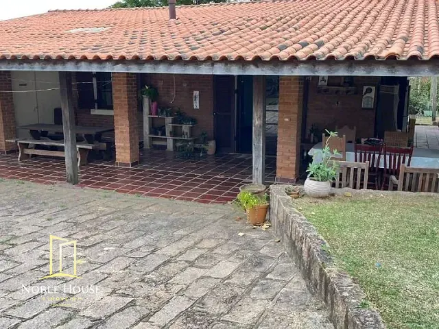 Casa 3 quartos e 2 banheiros, à venda, no bairro Chácara Flora em Valinhos