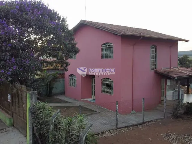 Casa com 360m² 4 quartos e 2 banheiros, à venda, no bairro Vila Maria Regina em Juatuba