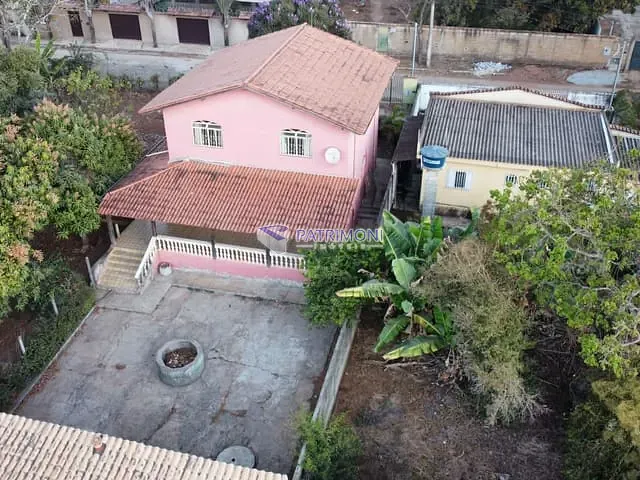 Casa com 360m² 4 quartos e 2 banheiros, à venda, no bairro Vila Maria Regina em Juatuba